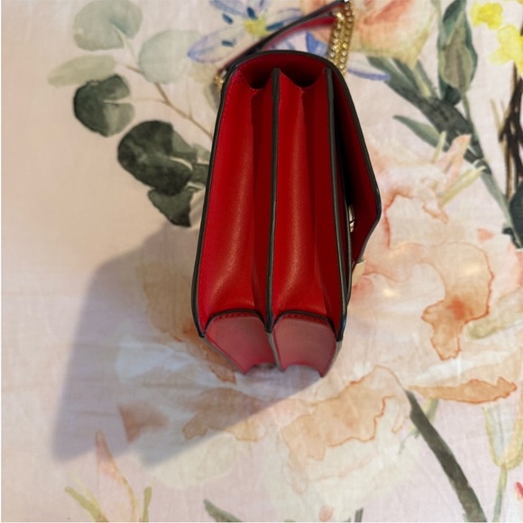 Michael Kors Red Shoulder Bag with Gold Chain - Picture 4 of 8